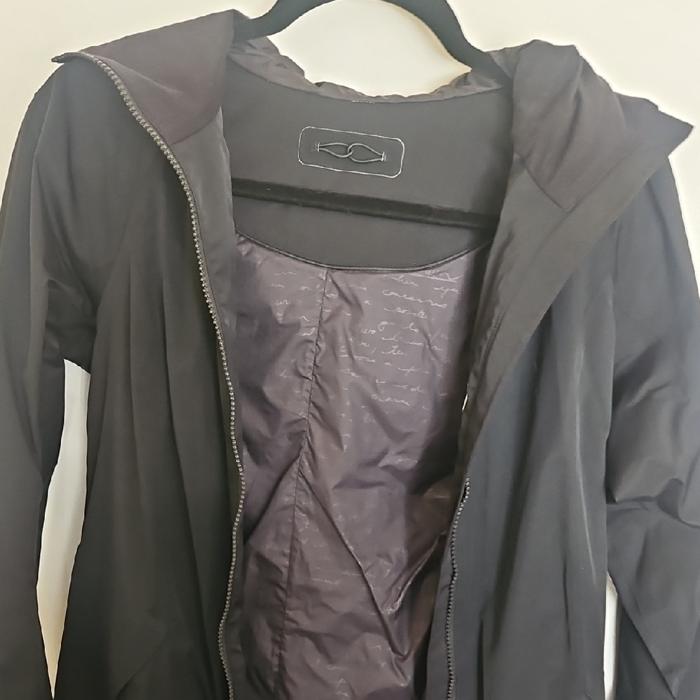 lululemon athletica Definitely Raining Mantra Lined Black Rain Jacket